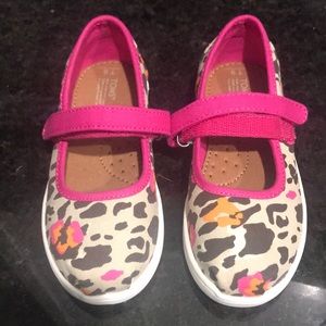 NWOT Toms toddler girls size 9